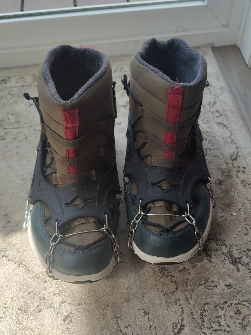 Keen Men's Olive Green/Black Winter Boots Traction Chains Chukka Waterproof Y2K